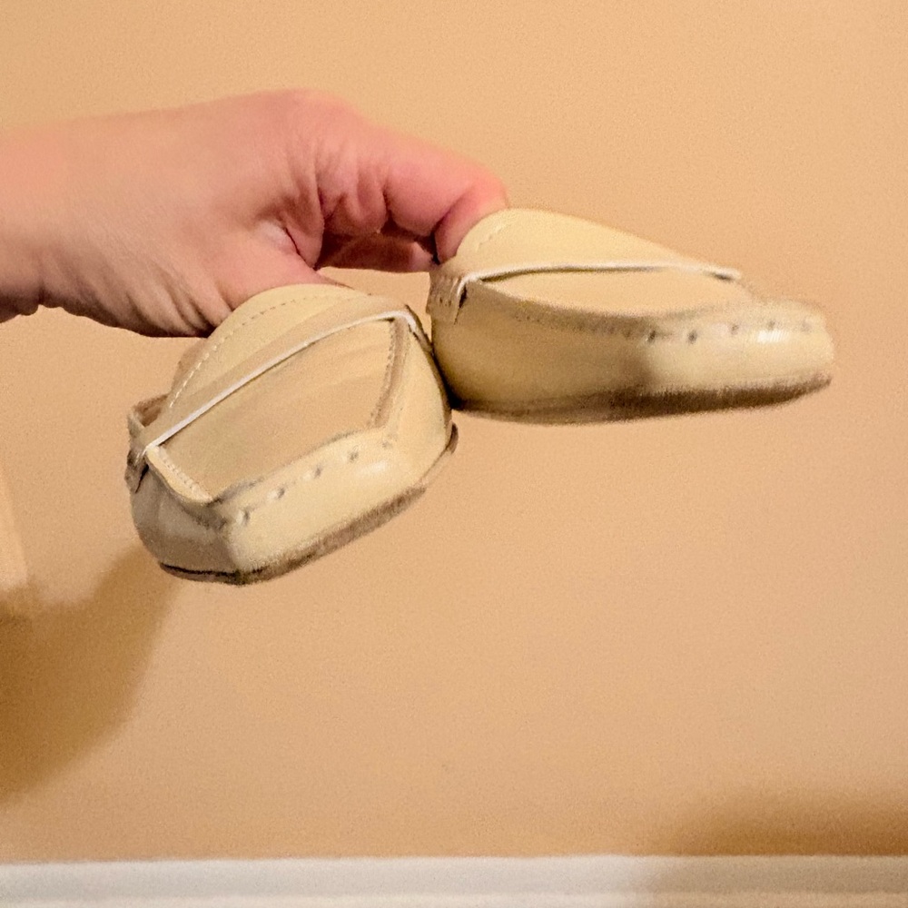 Tod’s Cream Kitten Heels - Picture 11 of 13